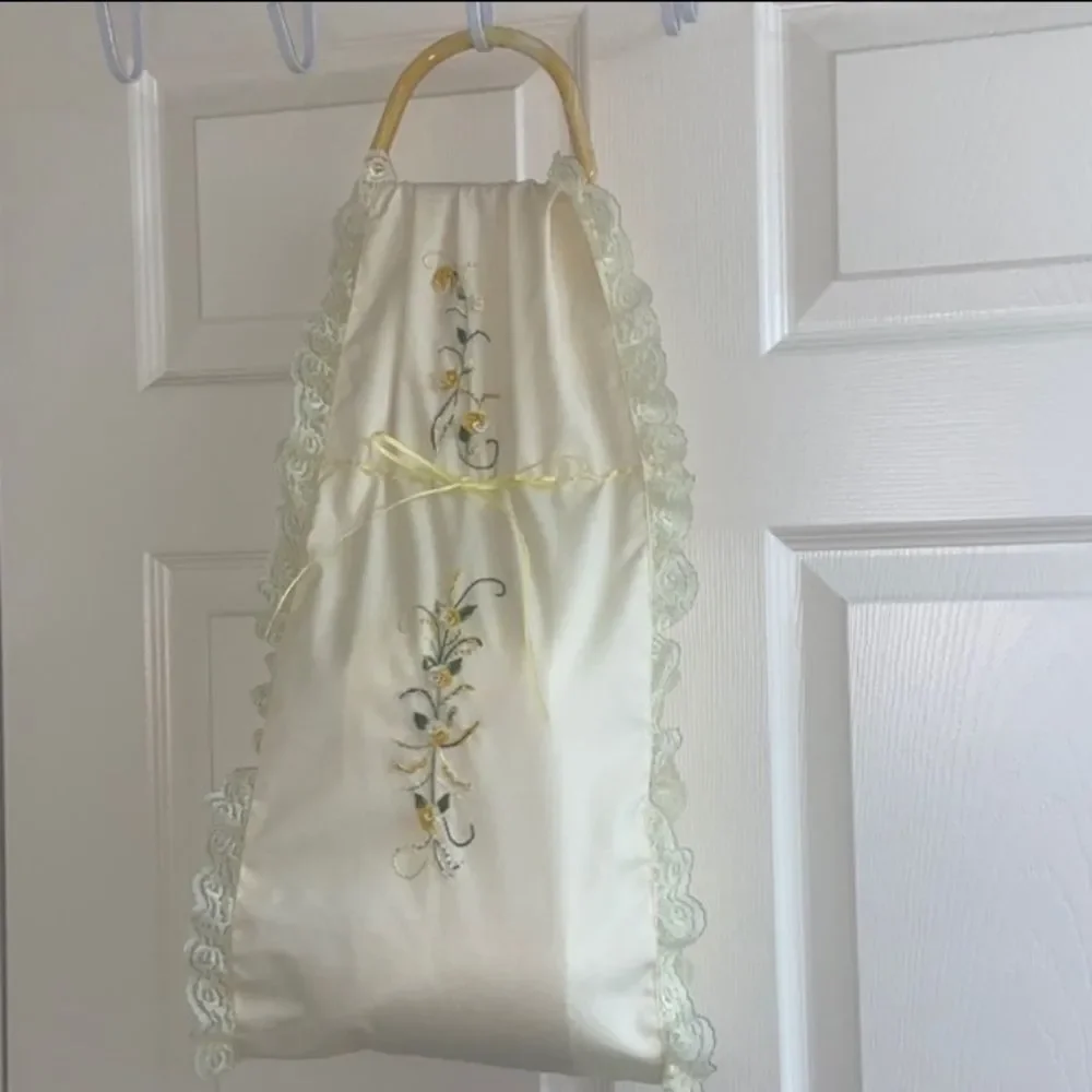 Elegant Cream Hanging Bag with Embroidery